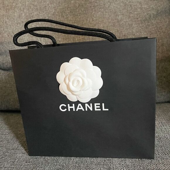 CHANEL Handbags - Chanel shopping bag